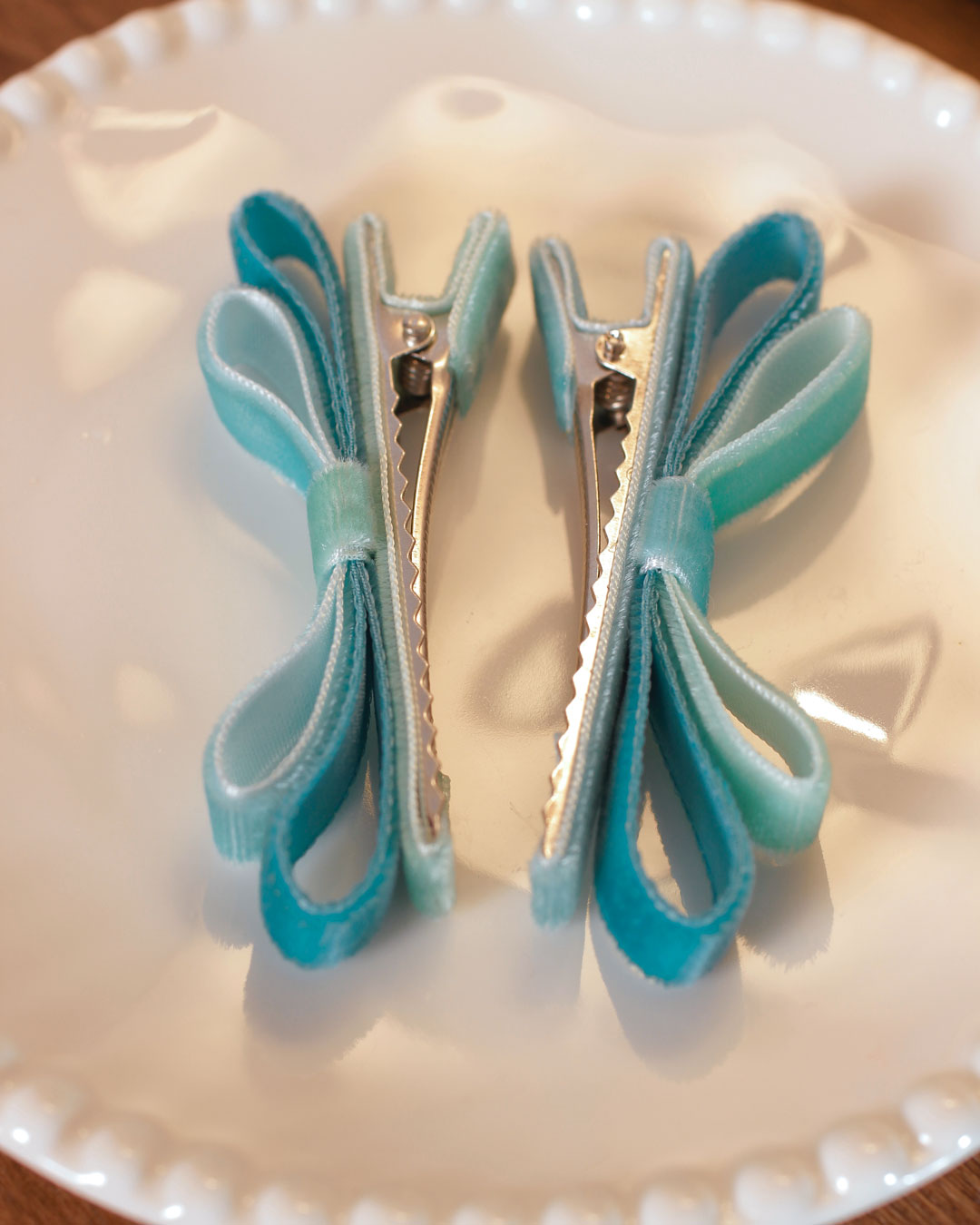 Duo de pinces Augustine noeuds velours bleu