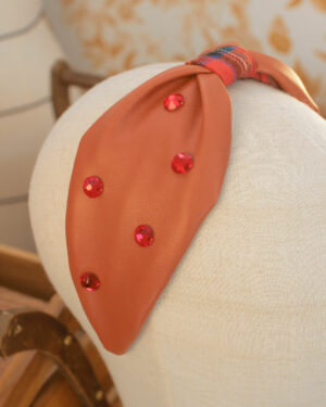 Serre-tête Elisabeth fireplace large simili cuir brun chaud et tartan rouge et vert cristaux autrichiens rouge Marie-Joséphine