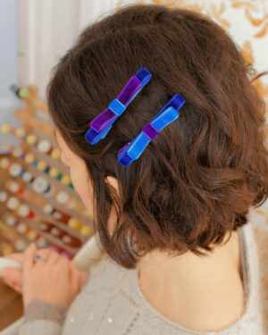 Pinces Augustine Iris noeud velours bleu et violet Marie-Joséphine