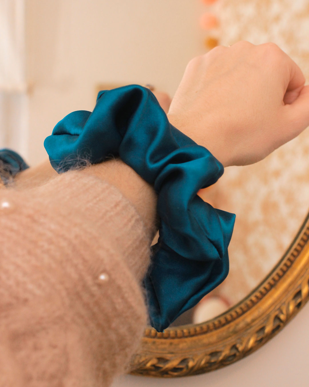 Grand chouchou Paon en satin de soie bleu paon Marie Josephine