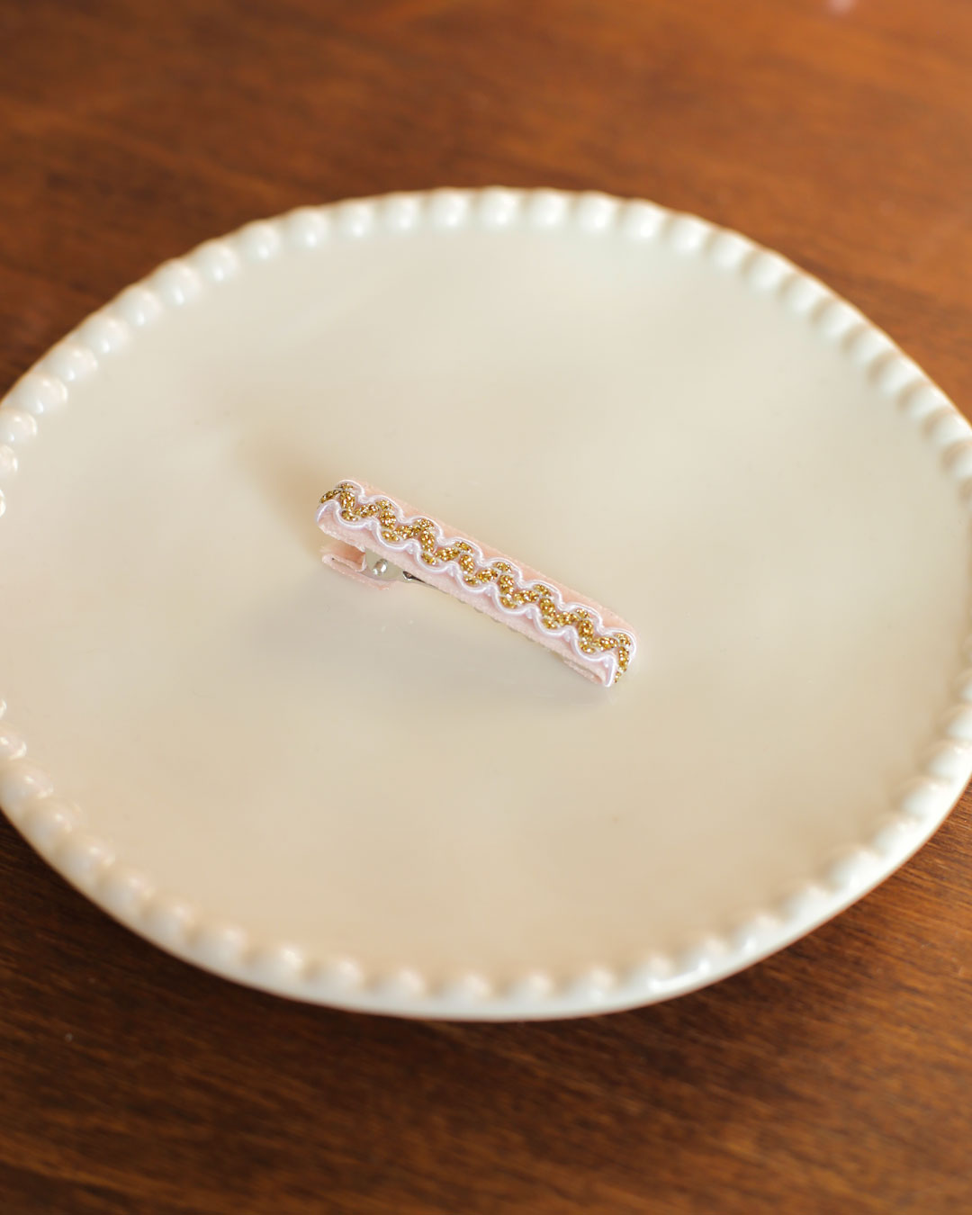 Petite pince Pop rose pâle, blanc et doré Marie-Joséphine