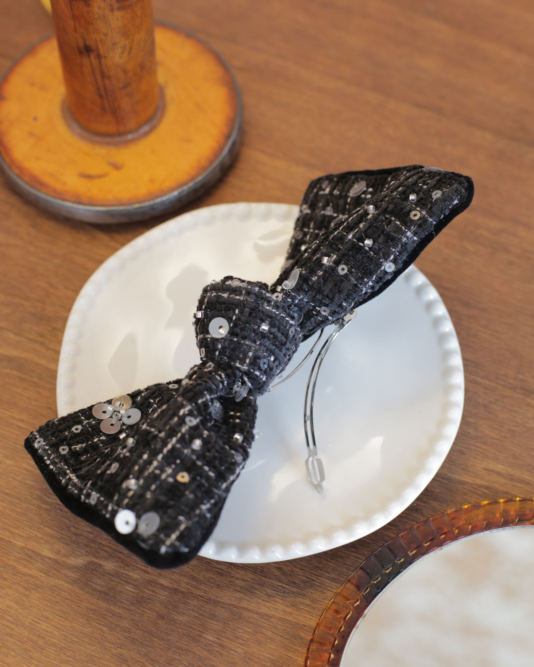 Barrette clip grand noeud Joséphine tweed noir sequins et perles Marie-Joséphine