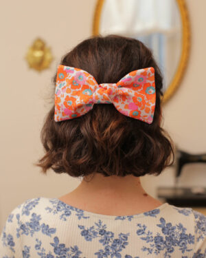 French barrette cheveux grand noeud Josephine Marie-Josephine en Liberty betsy clémentine orange parfaite pour cérémonies et tenues du quotidien