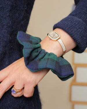 Grand chouchou Marie-Joséphine en flanelle de coton tartan carreaux bleu et vert pour sublimer les coiffures d'automne hiver